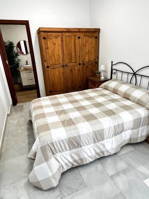 A Menos D 1 Min D Plaza Cabildo Apartman Sanlúcar de Barrameda Kültér fotó
